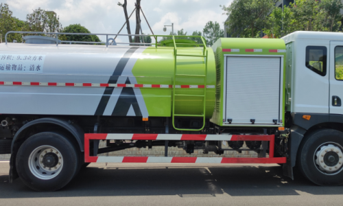 東風(fēng)新款11噸純電動(dòng)灑水車(chē)